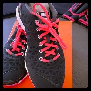 WMNS NIKE FREE TR FIT 2